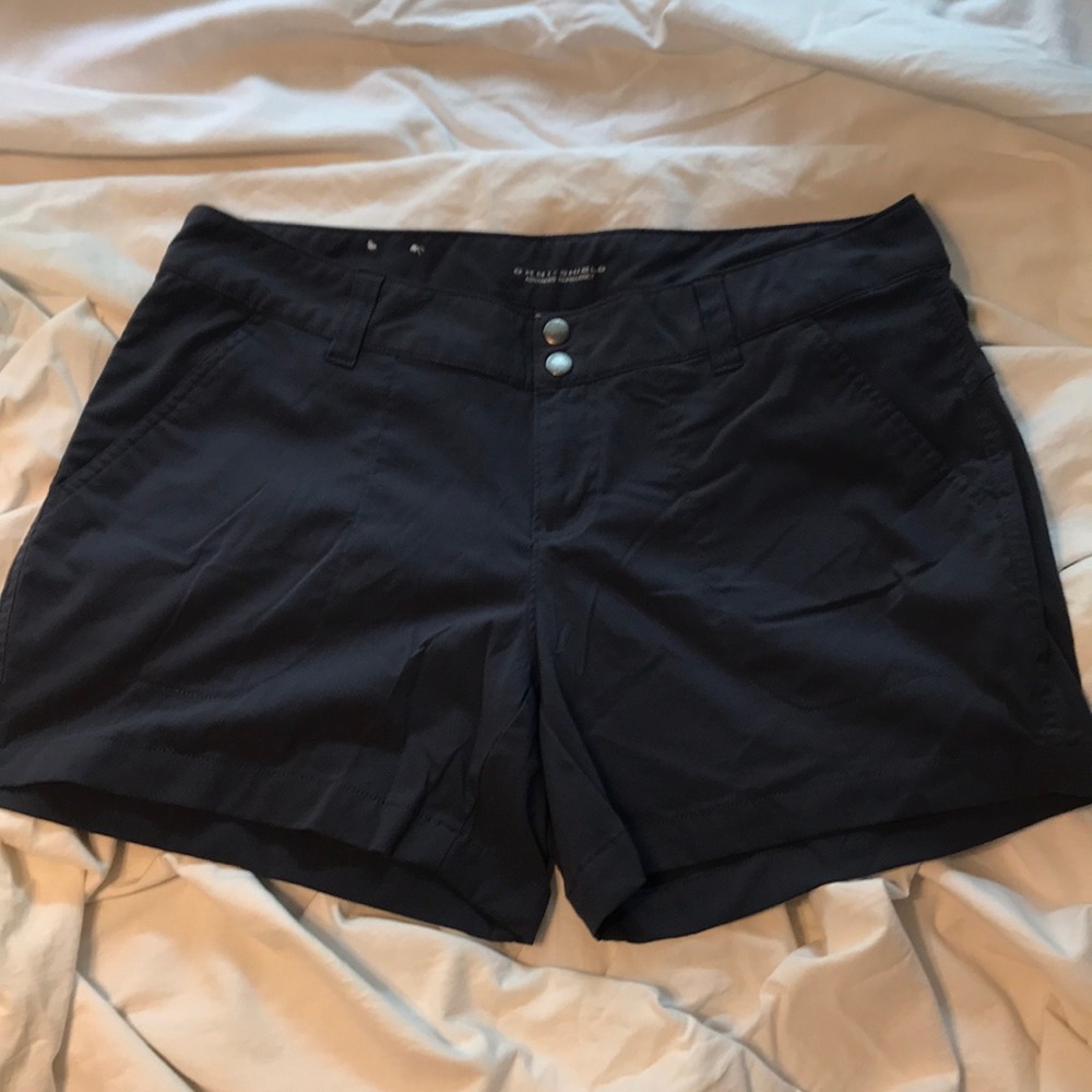 Columbia blue hiking shorts